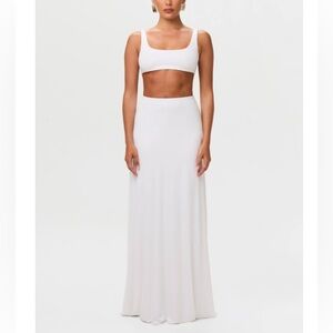 SMOOTH FLARE MAXI SKIRT